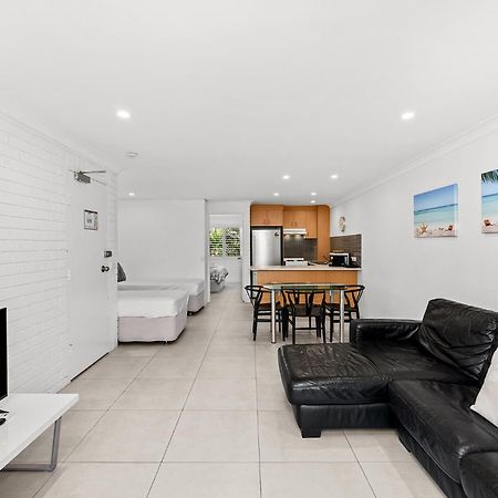Surfers Paradise- Meters From The Beach! Gold Coast Eksteriør bilde