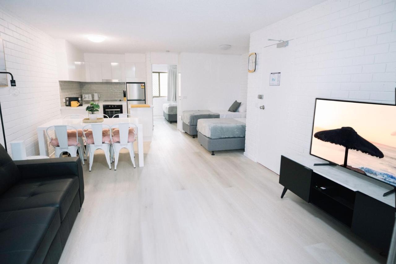 Surfers Paradise- Meters From The Beach! Gold Coast Eksteriør bilde