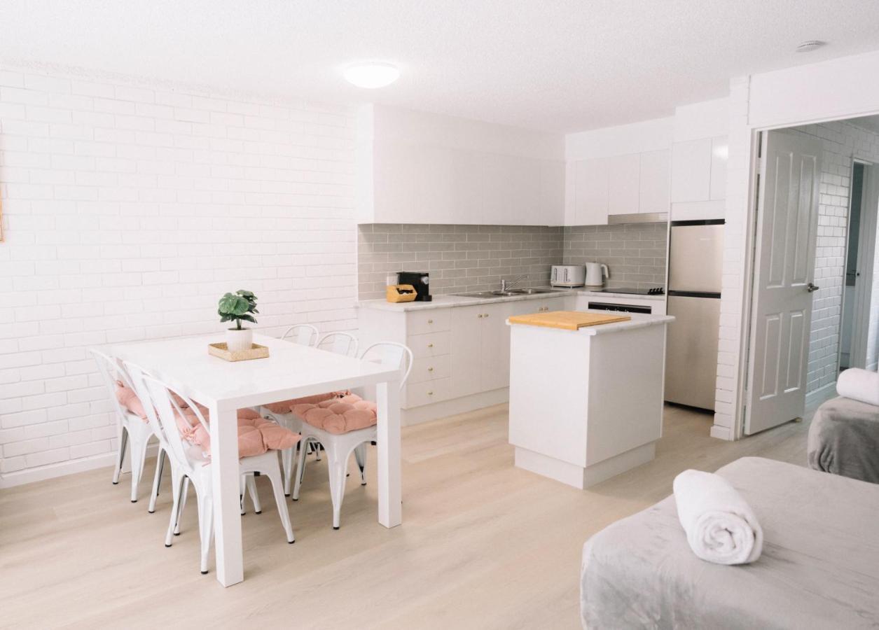 Surfers Paradise- Meters From The Beach! Gold Coast Eksteriør bilde