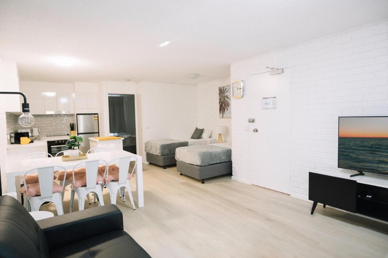 Surfers Paradise- Meters From The Beach! Gold Coast Eksteriør bilde
